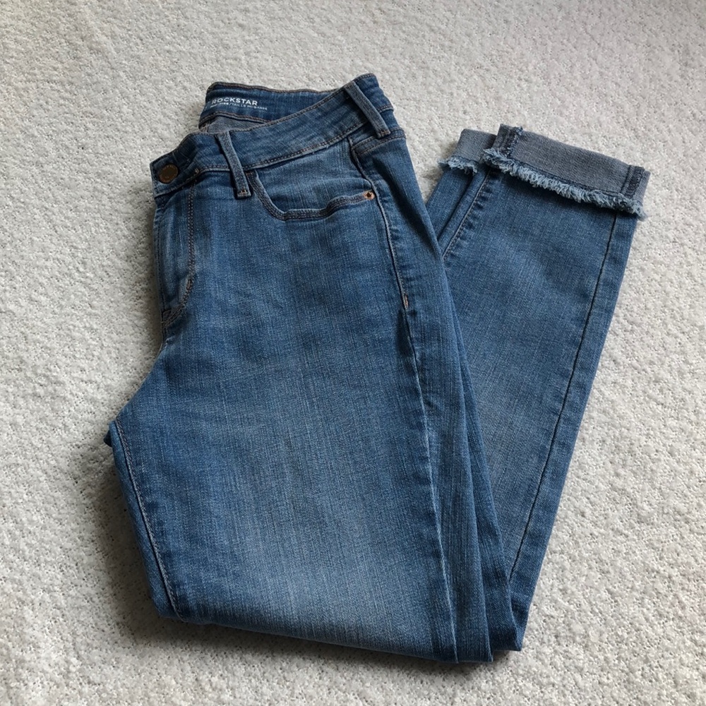 Old Navy Rockstar mid rise jeans, Size 6